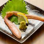 立ち飲み あたりや食堂  - 【北海道ズワイガニ】カニ刺し