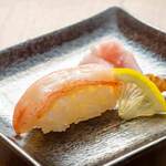 立ち飲み あたりや食堂  - 【北海道ズワイガニ】にぎり寿司