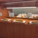 塩パン屋 パン・メゾン - おかずパンも