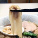 川ばた - ワンタンは私の理想系でトゥルトゥルの薄衣調で、
持ち上げるとハリー・◯ッターにでてくるディメンターのよう。これが好きなんです。
