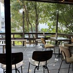 フランク ライドアンドイート - テラス席はペット可