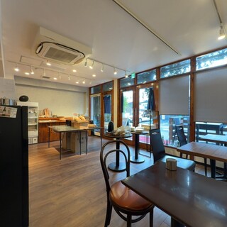 コーヒー&ベーカリー アルル_2