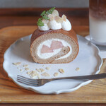 キッサ マシマロ - 料理写真:２０２５年１１月再訪：りんごとシナモンのロールケーキ☆