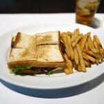 TWO ROOMS CAFE GRILL BAR - 