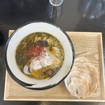 らーめんまるや - 焦がしニンニクのラーメン（770円）＋チャーシューマシマシマシ4倍（330円）
