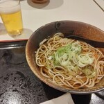 えきめんや - 料理写真:かけそば400円（税込）