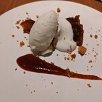 ル モンド グルマン - 柿のタルト、ヨーグルトのアイス