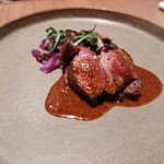 ル モンド グルマン - 仔羊肩肉のロースト、マスタードソース