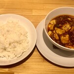 すこびる - 料理写真:Bセット（棒棒鶏、麻婆豆腐、スープ、ライス、杏仁豆腐）