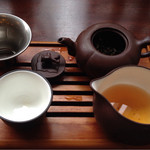 中国茶専門店 楼蘭 - 鉄羅漢をオーダーしたら工夫茶器で供された。