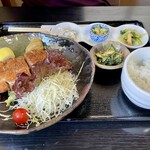 山海料理仁志乃 - トンカツ定食