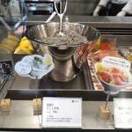 津田宇水産 レストラン - 朝獲れ生しらす丼・播州サーモン丼