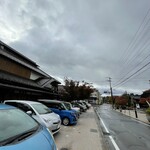 桜井甘精堂 泉石亭 - 店は左側
