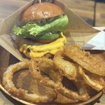 淡路島バーガースタンド 各務原店 - アボカドチェダーバーガー