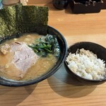 紫蔵 - ラーメン並+ごはん小