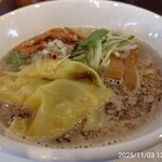 中華ソバ あそぶ龜 - 料理写真: