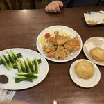 ももどり駅前食堂 - きゅうりに付いてる味噌は盛岡名物“じゃじゃ麺”の味噌(^^)v