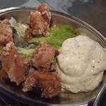 渋谷道玄坂一丁目応援団 大分からあげと鉄板焼 勝男 - チキン南蛮：もやはタルタルがメイン。これか標準かは謎。