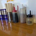 ガッツリラーメン いち豚 - 卓上調味料