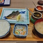 どんぶり居酒屋 喜水丸 - 朝の塩サバ定食(1/2)900円＋税