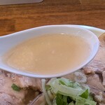 香福 - 豚骨ベースのスープ