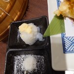 湘南 魚つる - 天ぷらのお塩と大根おろし