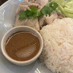 タイのラーメン - チキンライス（カオマンガイ）