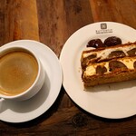 マムーニア - ホットコーヒー、栗のナポレオンパイ
