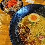 鶏そば炭や - 特製炭焼き鶏そばから明太子ご飯へ焼鳥を移植