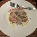 ワイン食堂コモン - マッシュルームのサラダ