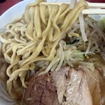 ラーメン二郎 - 麺が短目な気がする！
