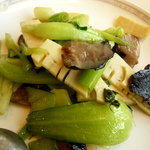 四川飯店 - 青菜と筍と椎茸の炒め物＠２１００エン