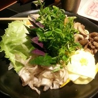 豆乳とんしゃぶ 寅太郎 - 山盛りの野菜