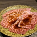 黒毛和牛焼肉 白か黒 - 