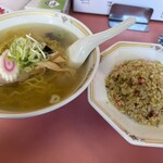 天味 - 料理写真:塩ラーメンと半チャーハン