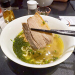 Japanese Soba Noodles 蔦 - TOKYO Xの三枚肉を甘辛く煮込んだ“ソーキ”