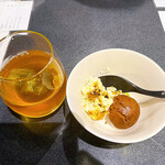 Japanese Soba Noodles 蔦 - デザートは豆腐を使ったものに黒糖饅頭を添えてあります