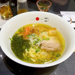 Japanese Soba Noodles 蔦 - メインの「沖縄拉麺」