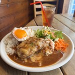 MOGA cafe - デミチーズハンバーグ+目玉焼き（1600円）