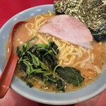 横浜ラーメン おか本 - 