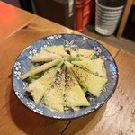 新橋 角打ち屋 - 自家燻製チーズ¥682