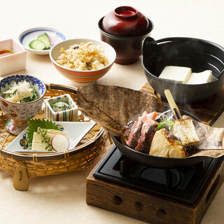 とうふ料理 吉座_0