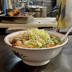 青島食堂 - 青島チャーシュー麺大盛＋メンマ５０＋ホウレン草５０＋刻みねぎ５０