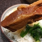 烈志笑魚油 麺香房 三く - 大きい角煮