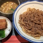 お昼の三くセット(全粒粉極太つけ麺、角煮ごはん)