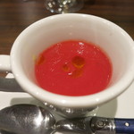 トラットリアビコローレヨコハマ - ビーツのスープ