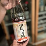 赤身肉じゃんか中目店 - 興味をそそられる赤ワインのような日本酒