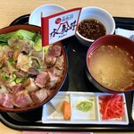 ごちそうお肉ビストロ くう海 - 本氣丼