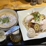 麺処 飯田家 - 料理写真:[D・O・P]ゴルゴンゾーラ・ピカンテの鶏白湯つけ麺 蜂蜜をかけて＋追加トッピング全部のせ