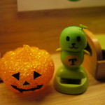 アボカド＆イタリアンバル トディーズ - テーブルの飾り。カボチャくんとトディーくん
